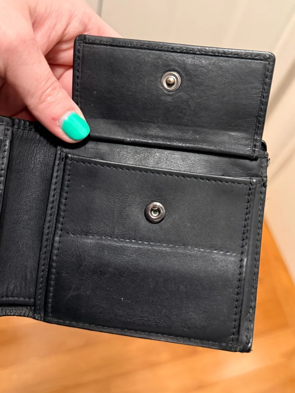 Bottega Veneta - Authentic Men’s Black Bifold Wallet w/ COA